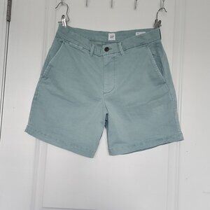 Gap 7-in jean short size 32